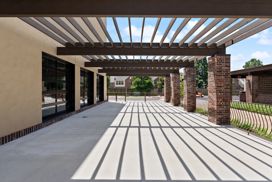 More Photos Of 2235 Dave Ward Dr, Conway Storefront Retail Office For Lease