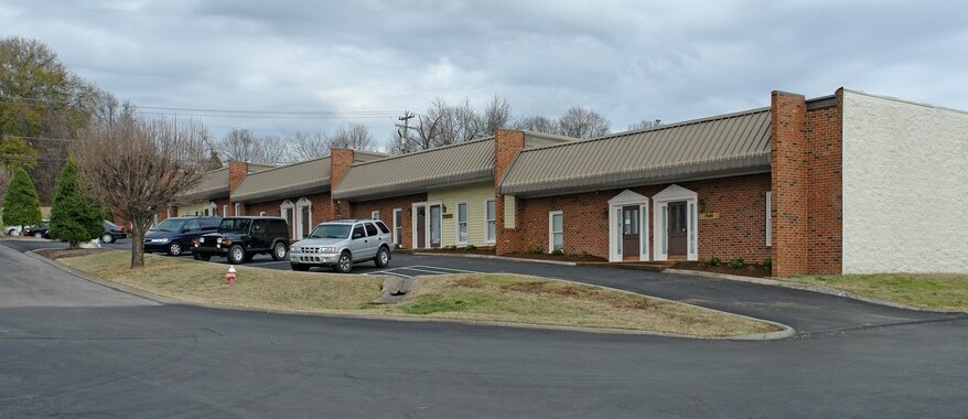 More Photos Of 1300-1319 Central Ct, Hermitage Office For Lease