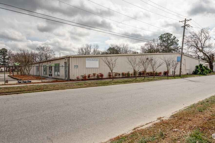 More Photos Of 1725 Davis St, Rocky Mount Warehouse For Lease