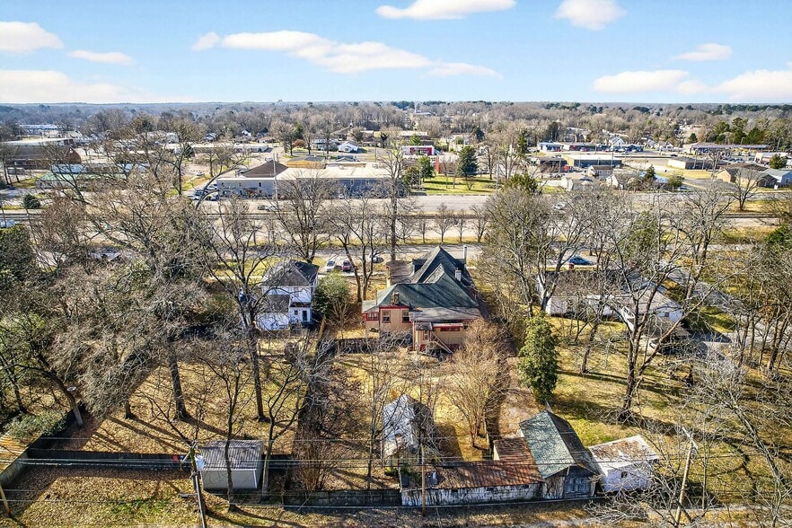 More Photos Of 408 NE Atlantic St, Tullahoma Flex For Sale