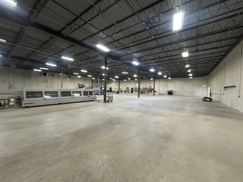 More Photos Of 14255 W Burnsville Pky, Burnsville Manufacturing For Sale