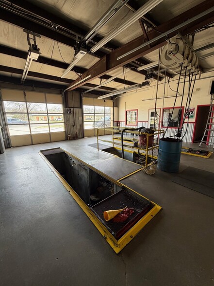 More Photos Of 627 S 32nd St, Muskogee Auto Repair For Sale