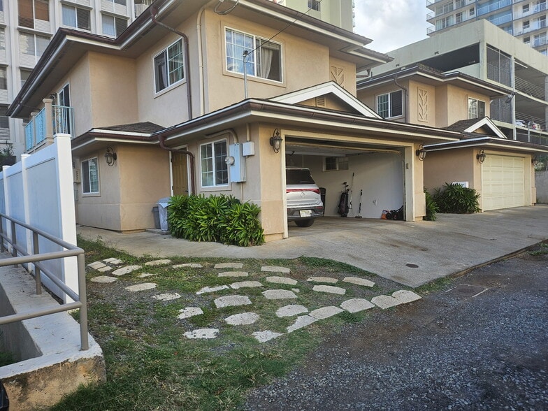 Primary Photo Of 1550 Davenport Pl, Honolulu Apartments For Sale