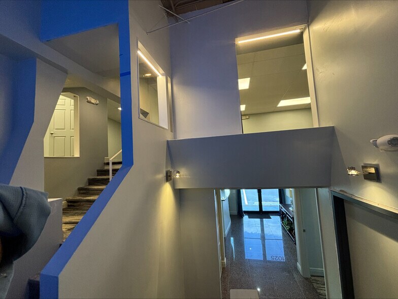 More Photos Of 1025 S Dixie Hwy, Delray Beach Light Manufacturing For Lease