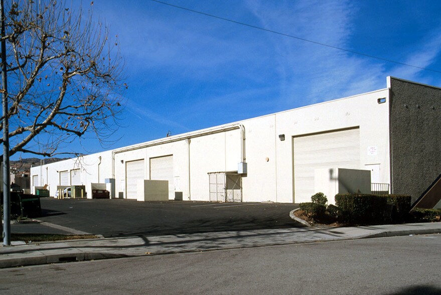 More Photos Of 21540 Prairie St, Chatsworth Service For Lease