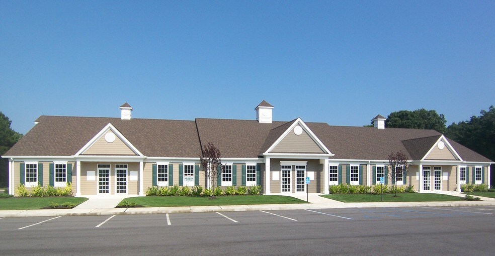 More Photos Of 57 Southern Blvd, Nesconset Unknown For Lease