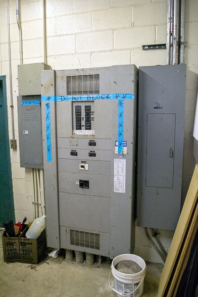 More Photos Of 950 W Central Ave, Springboro Freestanding For Sale