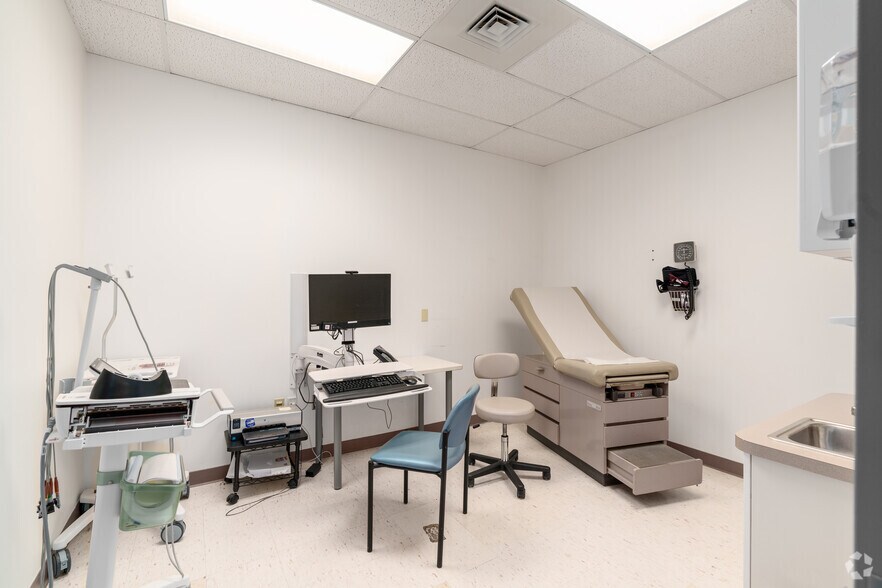 More Photos Of 8200 Flourtown Ave, Wyndmoor Medical For Lease