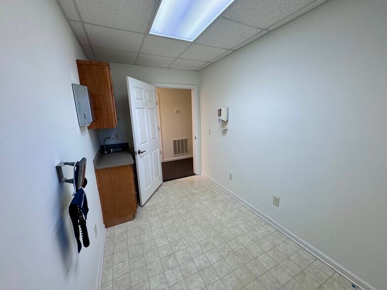 More Photos Of 70 Mountain Dr, Dahlonega Medical For Lease