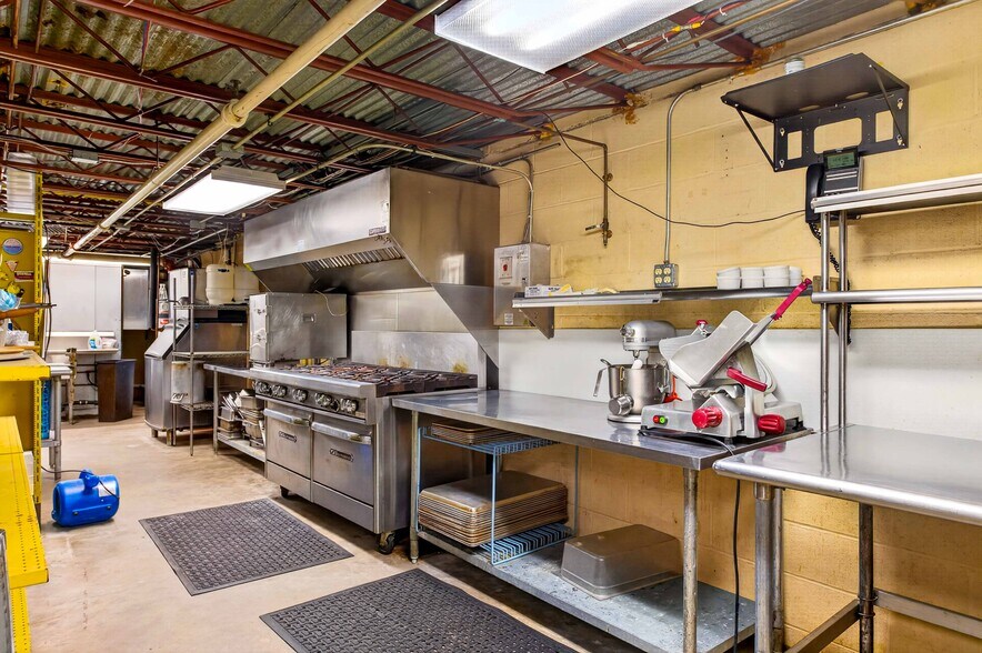 More Photos Of 122 Cayuga St, Fulton Restaurant For Sale