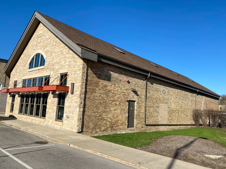 More Photos Of 10 S Shumway Ave, Batavia Office For Lease