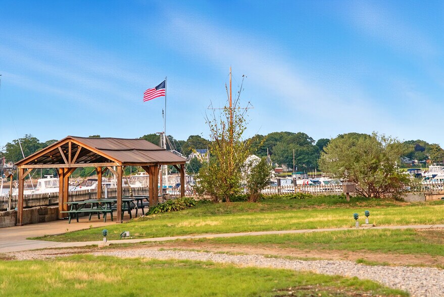 More Photos Of 1 Cove Way, Quincy Marina For Sale