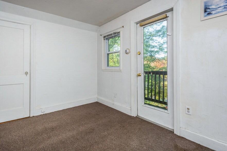 More Photos Of 105 Hartford Tpke, Shrewsbury Office Residential For Sale