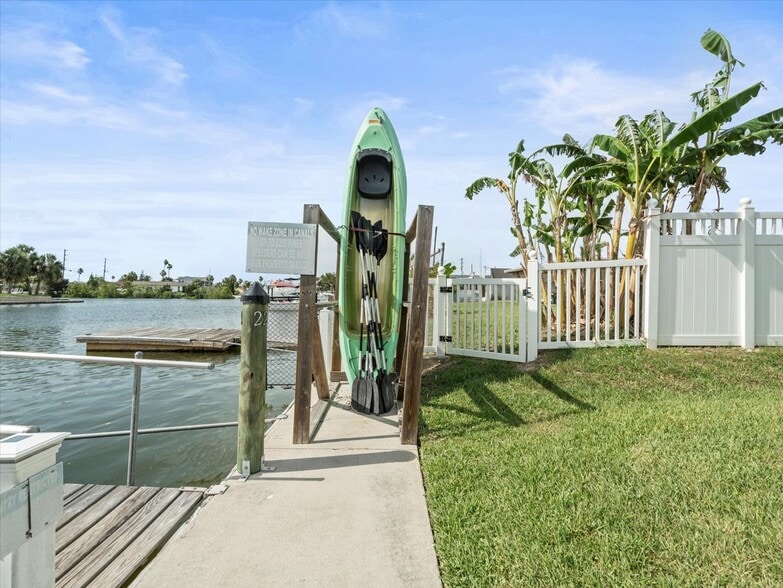 More Photos Of 4291 Shoal Line Blvd, Spring Hill Hotel For Sale