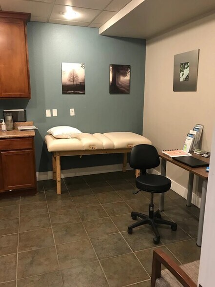 More Photos Of 317 N King St, Hendersonville Medical For Sale
