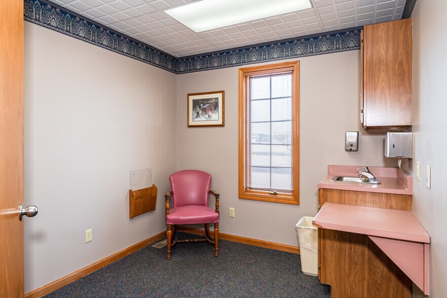 More Photos Of 1752 W High St, Piqua Medical For Sale