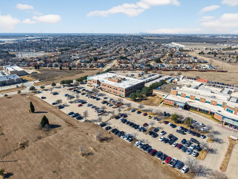 More Photos Of 341 Wheatfield Dr, Sunnyvale Medical For Lease