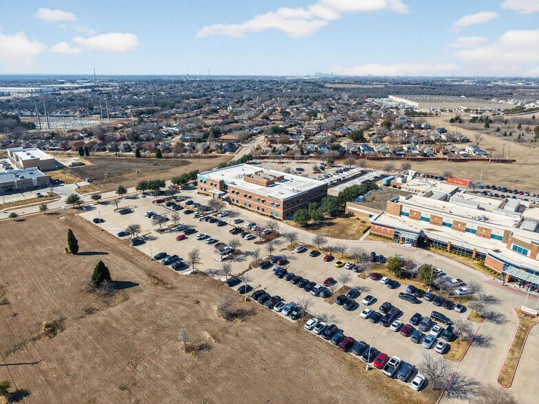 More Photos Of 341 Wheatfield Dr, Sunnyvale Medical For Lease