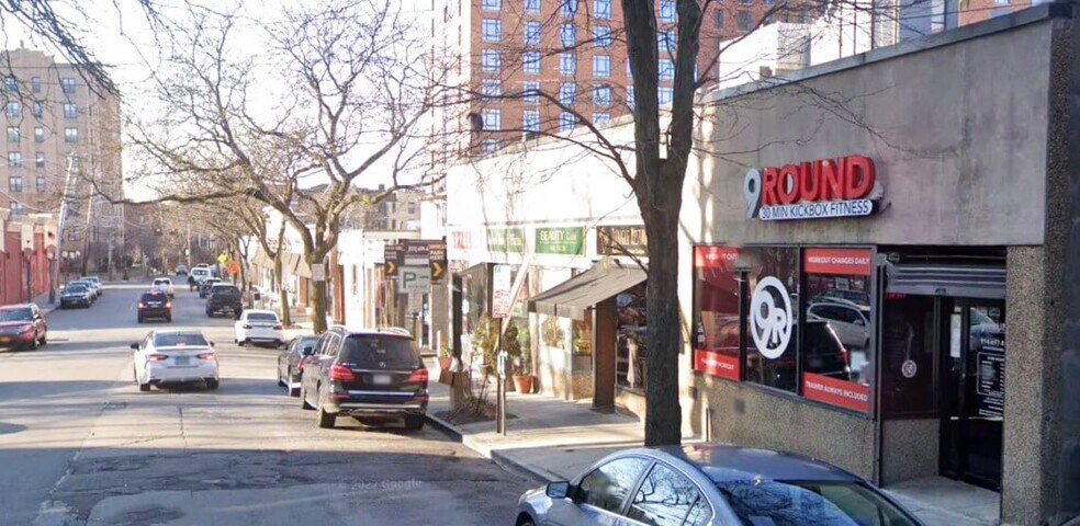 More Photos Of 11 W Grand St, Mount Vernon General Retail For Sale