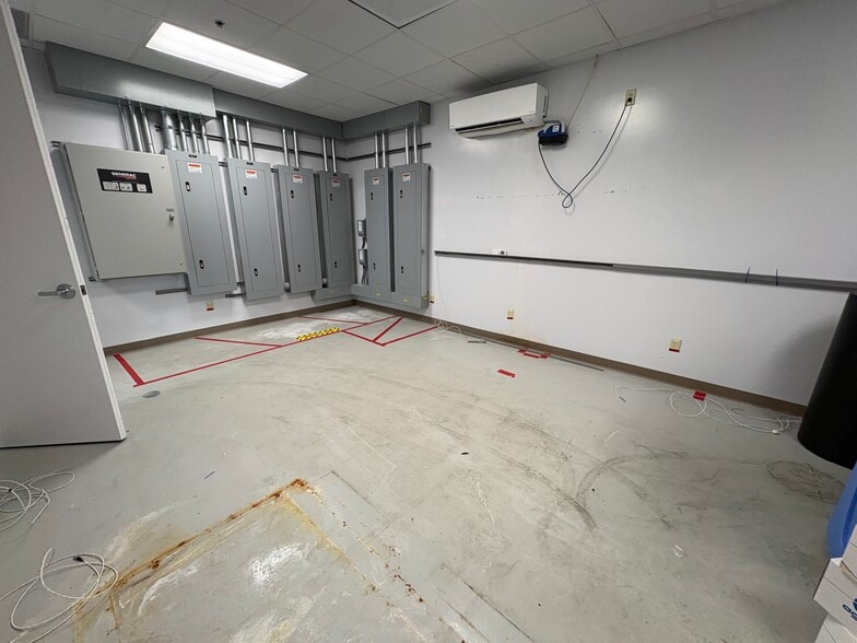 More Photos Of 3589 Sagamore Pky, Lafayette Office For Lease