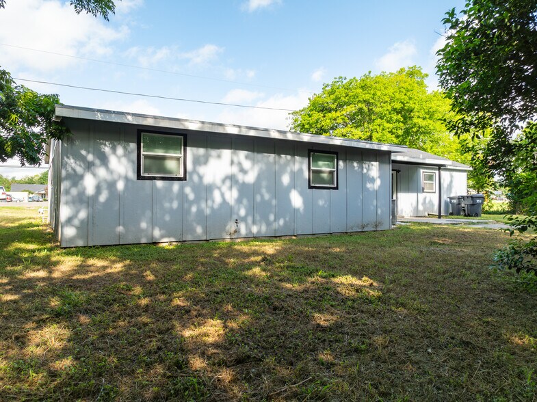 More Photos Of 3212 Robinson Dr, Waco Office Residential For Sale