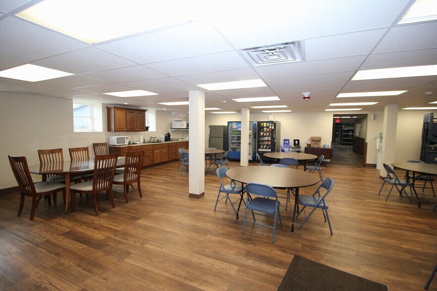 More Photos Of 3500 Bleachery Ave, New Hartford Warehouse For Sale