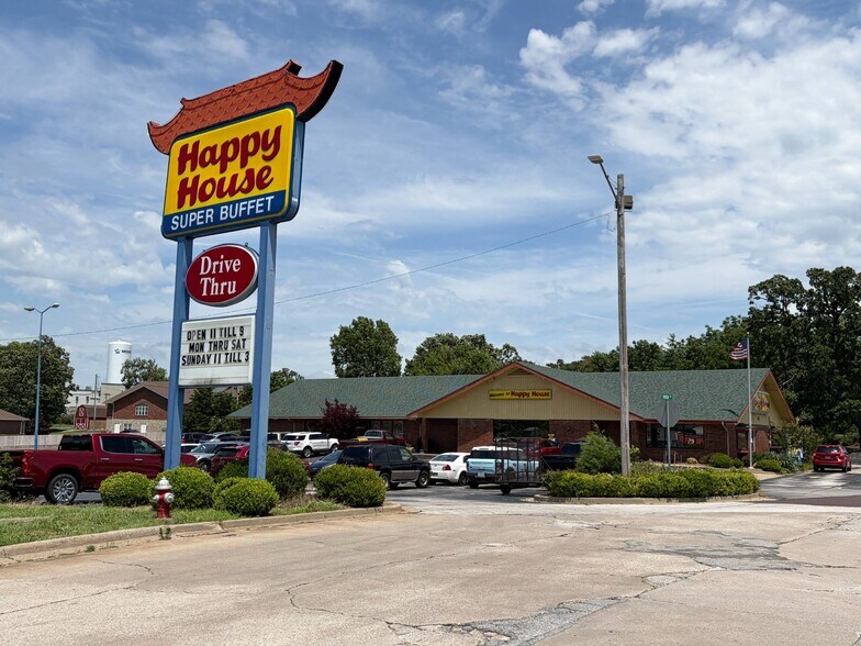 More Photos Of 840 E US Highway 60, Monett General Retail For Sale