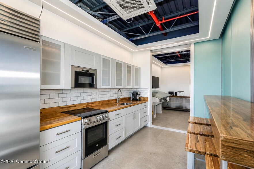 More Photos Of 16 Concord Pl, Staten Island Warehouse For Sale