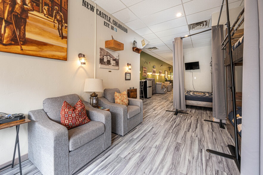 More Photos Of 502 Main Street, New Castle Hotel For Sale