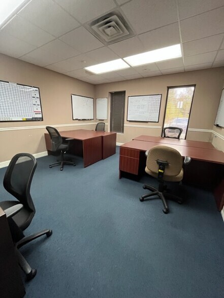 More Photos Of 500 Soho Dr, Adairsville Warehouse For Lease