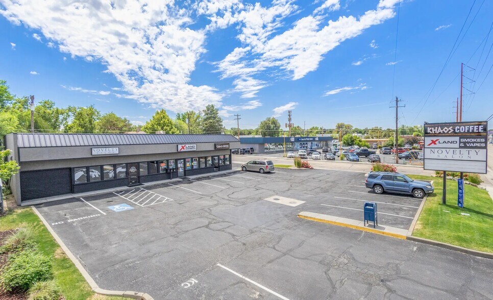 More Photos Of 3925-3931 W Overland Rd, Boise General Retail For Lease
