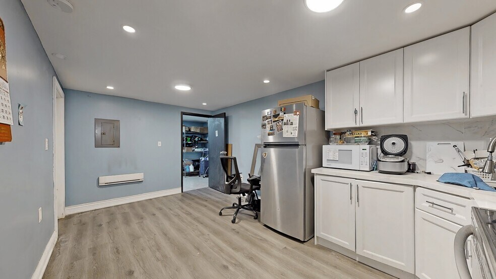 More Photos Of 1784 Jane St, Toronto Storefront Retail Office For Sale