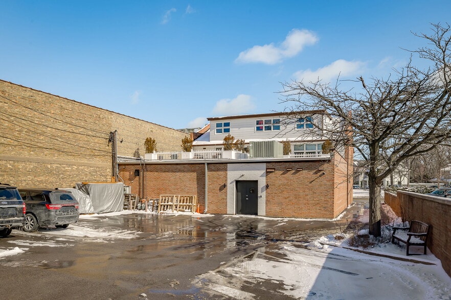 More Photos Of 517 Green Bay Rd, Wilmette Storefront Retail Office For Lease