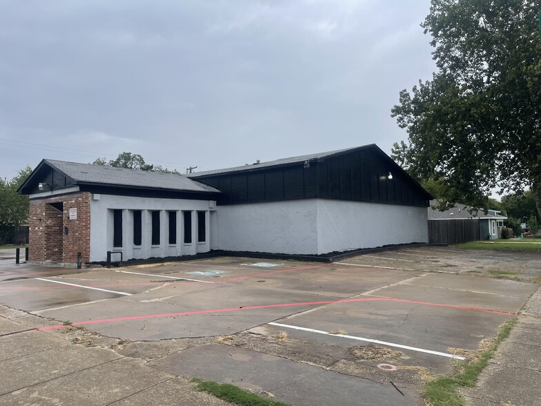More Photos Of 2219 Evans Ave, Fort Worth Freestanding For Lease
