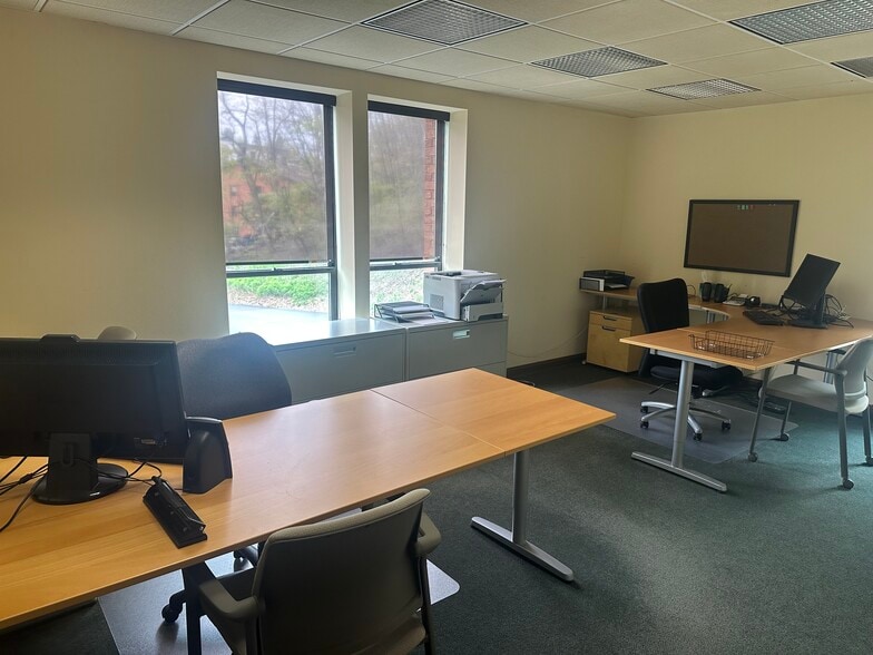 More Photos Of 708 McKnight Park Dr, Pittsburgh Office For Sale