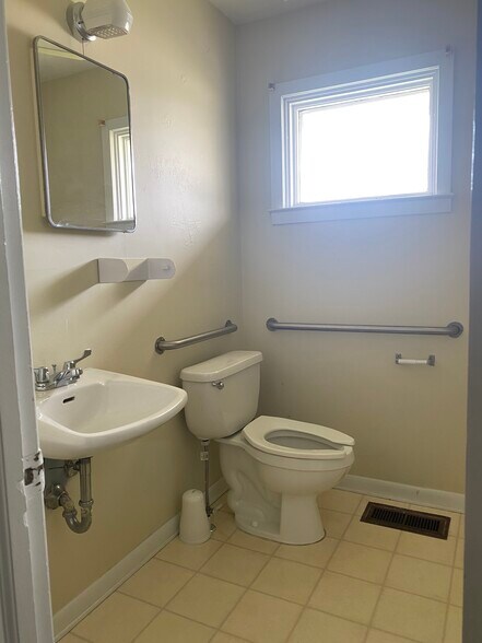 More Photos Of 517 Owen Dr, Fayetteville Office For Sale