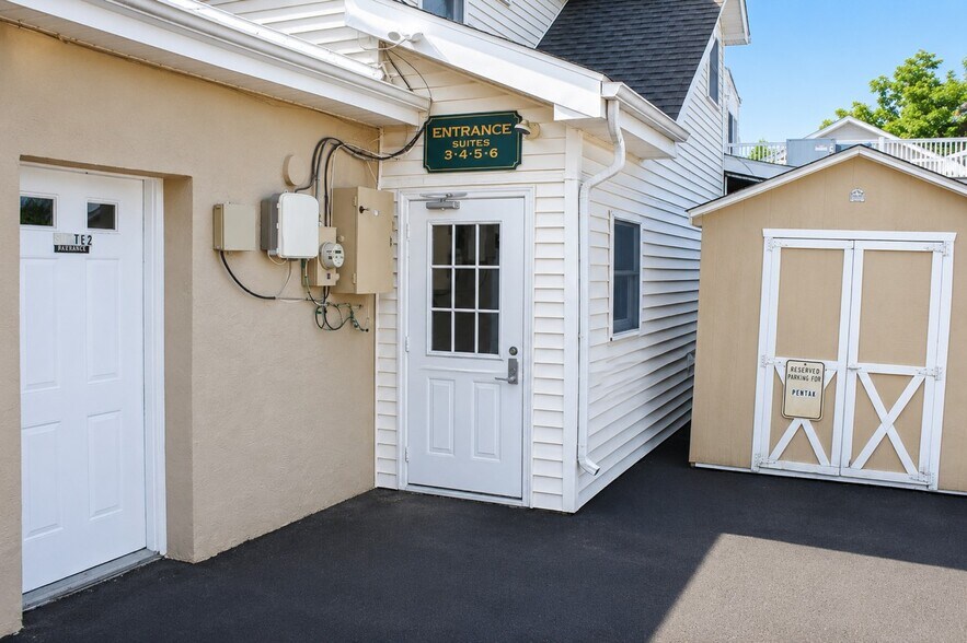 More Photos Of 2135 Bustard Rd, Lansdale Freestanding For Lease
