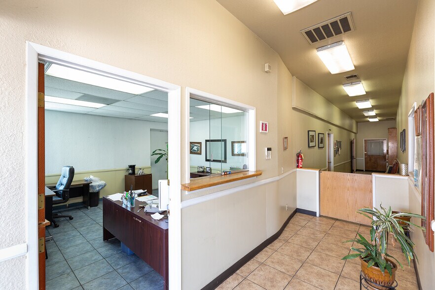 More Photos Of 120 W Cole Rd, Calexico Industrial For Lease