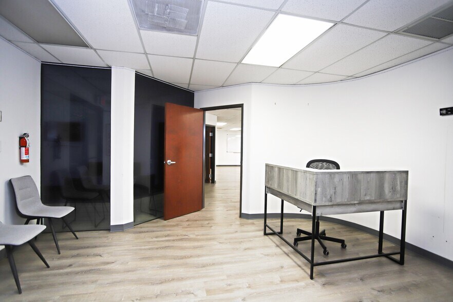 More Photos Of 2222 S Dobson Rd, Mesa Loft Creative Space For Lease