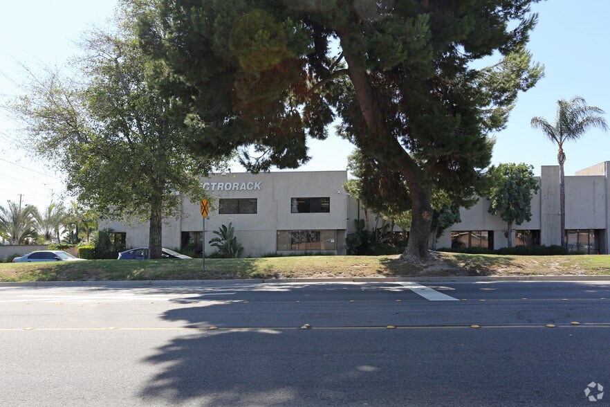 More Photos Of 1441-1445 S Sunkist St, Anaheim Manufacturing For Lease