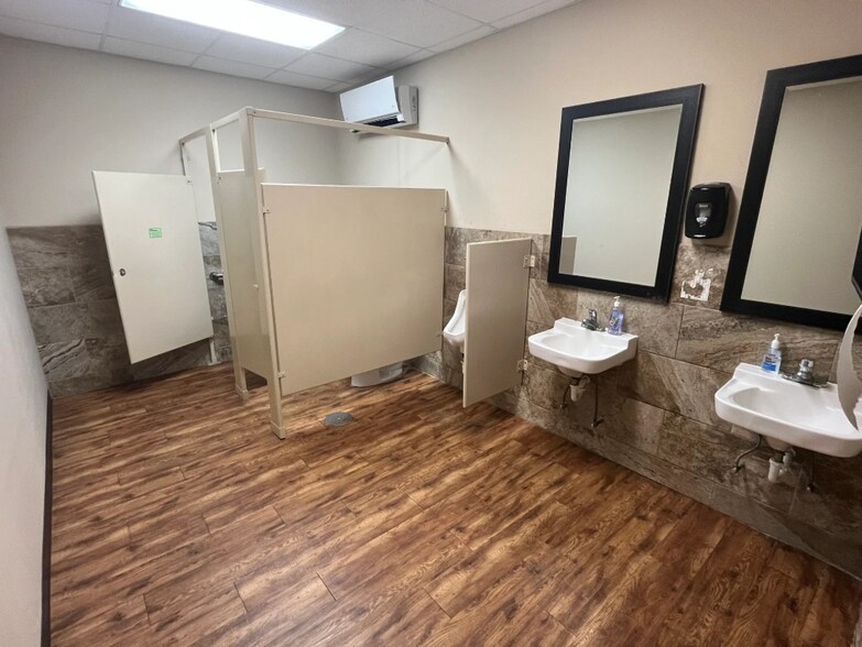 More Photos Of 162 Caddo Dr, Abilene Flex For Lease