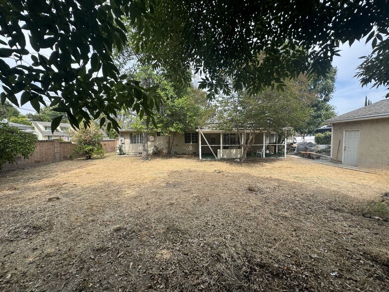 More Photos Of 10811 Amigo Ave, Porter Ranch Specialty For Sale