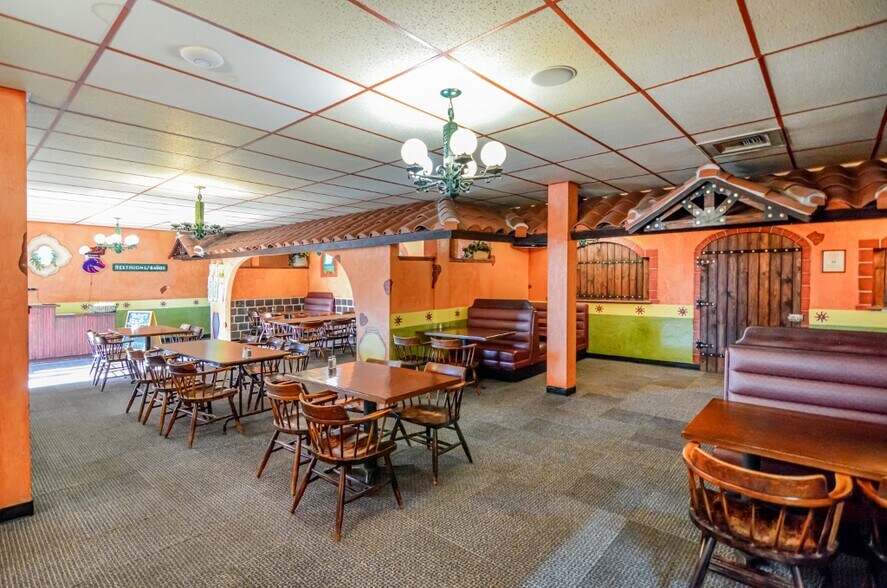 More Photos Of 819 Main St, Caldwell Restaurant For Sale