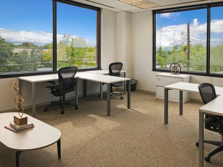 More Photos Of 14090 Southwest Fwy, Sugar Land Coworking Space