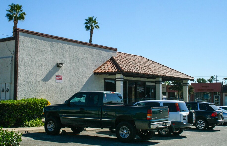 More Photos Of 331-359 E La Habra Blvd, La Habra Storefront For Lease