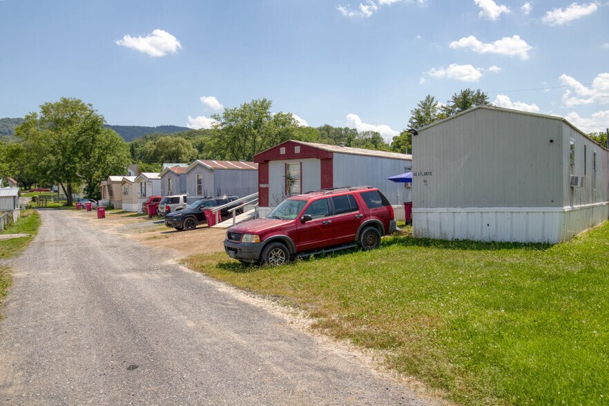 More Photos Of 75 Dr Randolph Spencer Ln, Paw Paw Multifamily For Sale