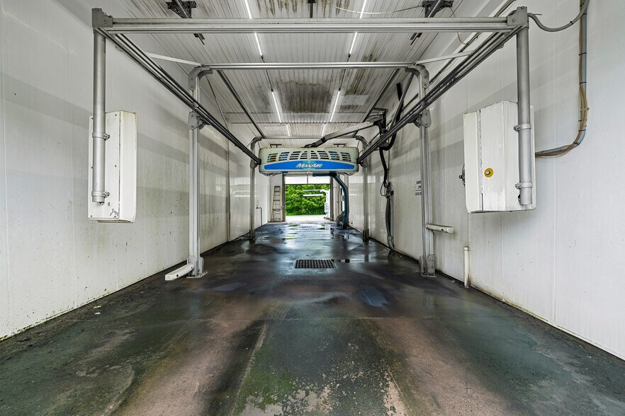 More Photos Of 8477 Seneca Tpke, New Hartford Carwash For Sale