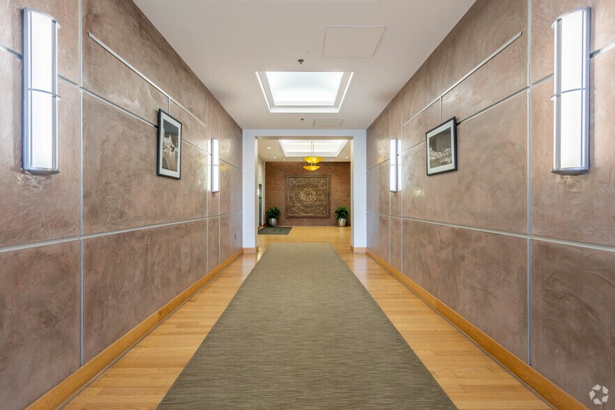 More Photos Of 4012-4040 Easton Sta, Columbus Medical For Lease