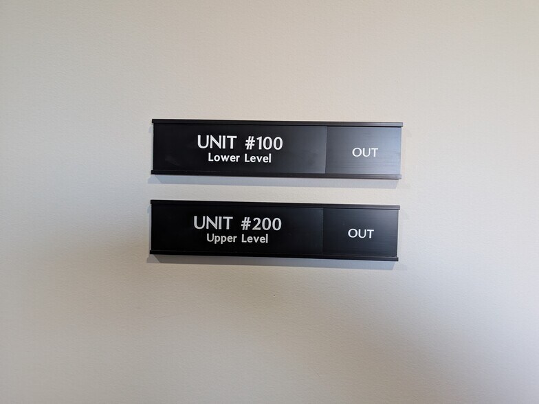 More Photos Of 330 Circle Dr, St. Albert Flex For Sale