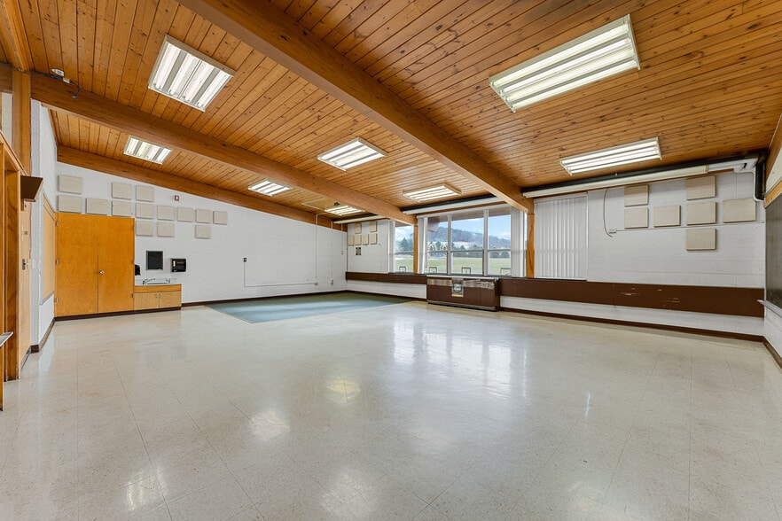 More Photos Of S5864 State Highway 23, Loganville Light Distribution For Sale